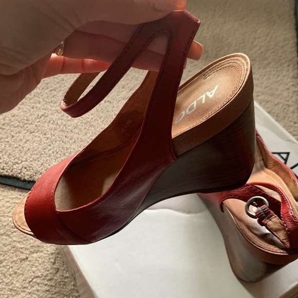ALDO VGUC RED LEATHER Size 38 - Picture 6 of 8